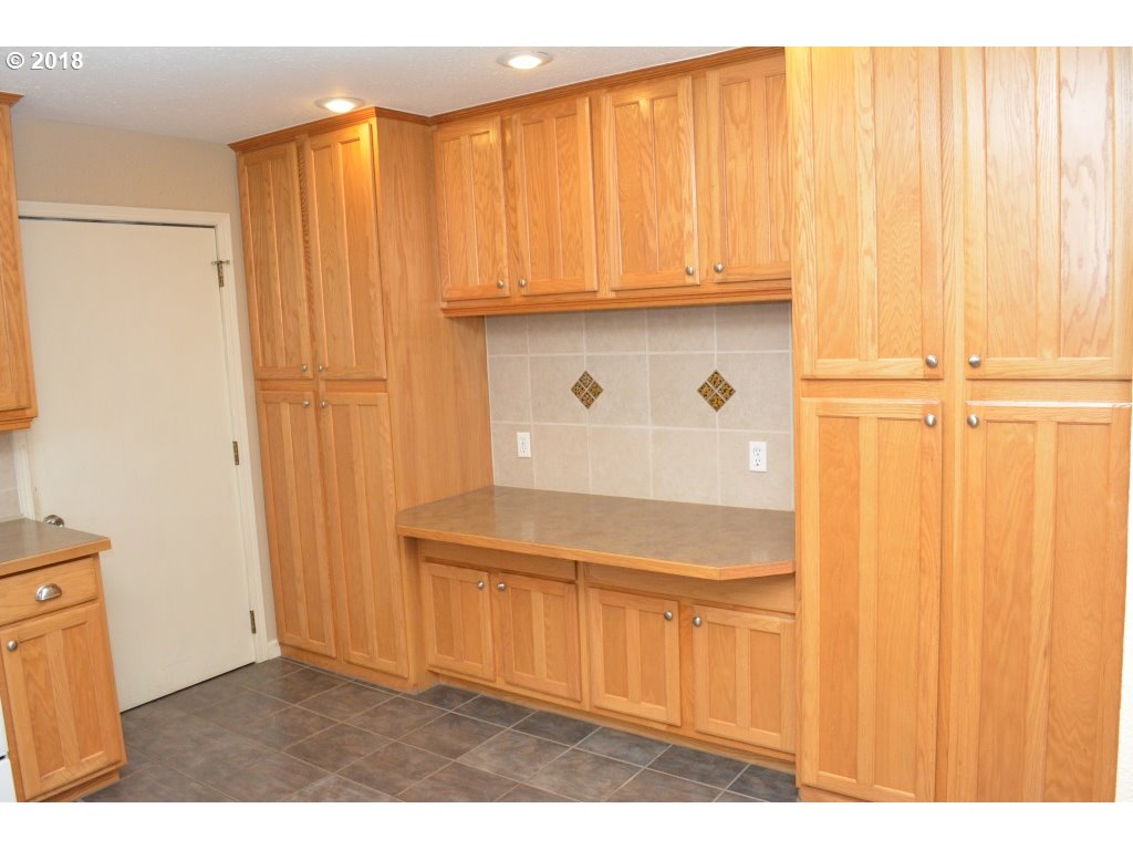 6655 South Knights Bridge Road Canby, OR 97013 - Photo 4 of 18 Gallery Image 4