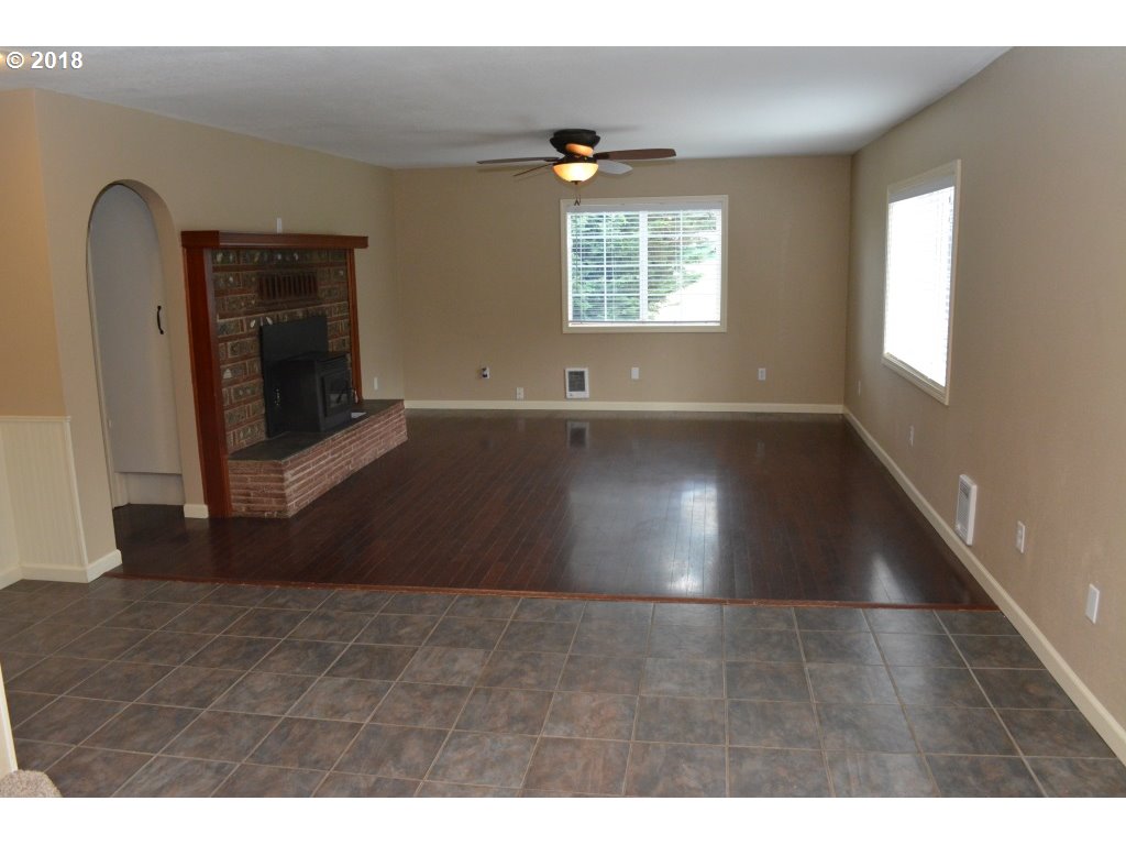 6655 South Knights Bridge Road Canby, OR 97013 - Photo 6 of 18 Gallery Image 6