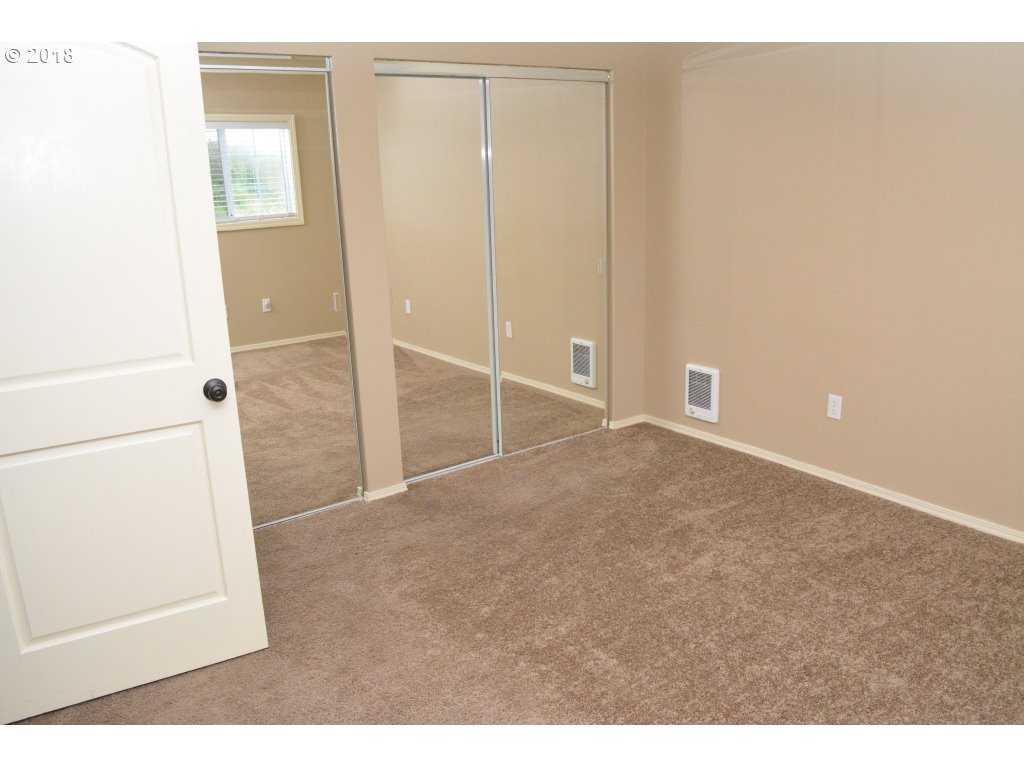 6655 South Knights Bridge Road Canby, OR 97013 - Photo 10 of 18 Gallery Image 10