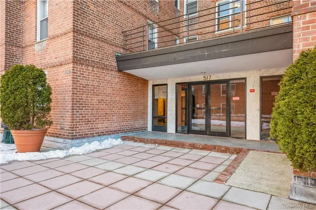 $350,000 | 517 Riverdale Avenue, Unit 4B 5B, Yonkers, NY 10705