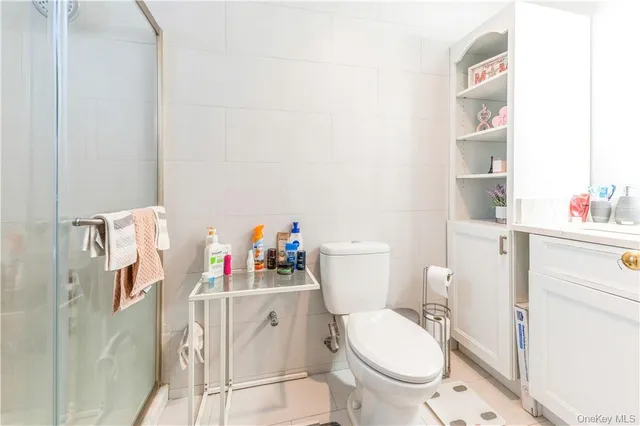 $350,000 | 517 Riverdale Avenue, Unit 4B 5B, Yonkers, NY 10705