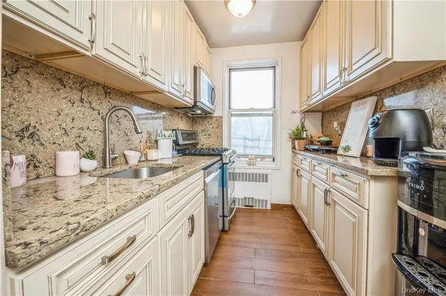 $350,000 | 517 Riverdale Avenue, Unit 4B 5B, Yonkers, NY 10705