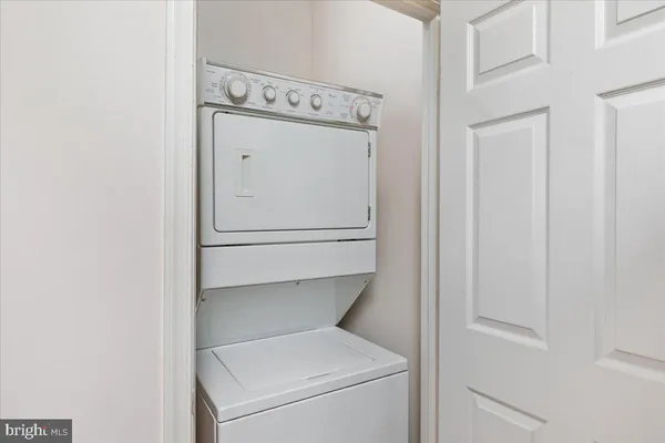 $385,000 | 1705 Lake Shore Crest Drive, Unit 25, Reston, VA 20190