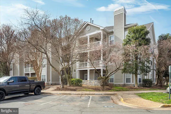 $385,000 | 1705 Lake Shore Crest Drive, Unit 25, Reston, VA 20190