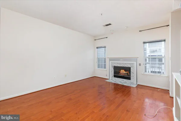 $385,000 | 1705 Lake Shore Crest Drive, Unit 25, Reston, VA 20190