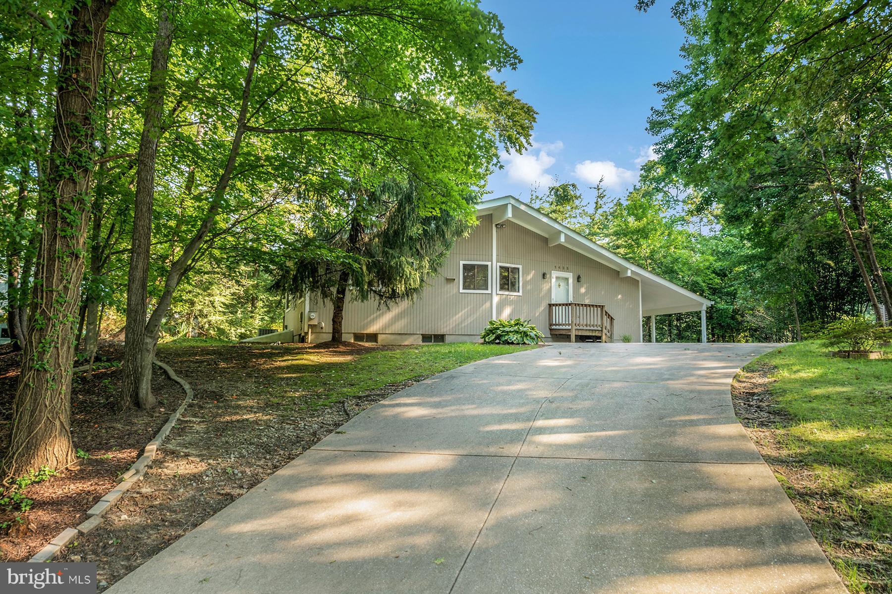 1435 Oak Bluff Road Edgewater, MD 21037 - Photo 19 of 21 Spacious driveway for parking