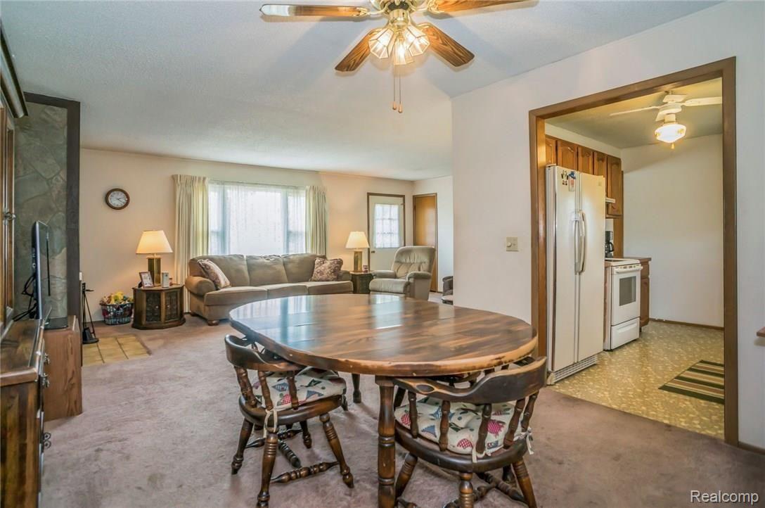 3322 Byron Road Howell, MI 48855 - Photo 6 of 26 6.jpg