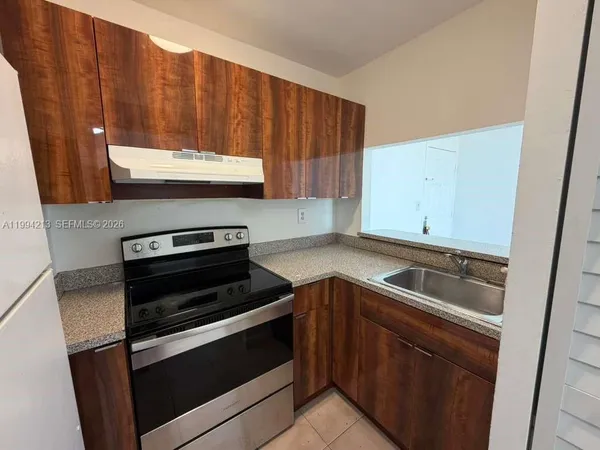 $2,050 | 8185 Northwest 7th Street, Unit 517, Miami, FL 33126