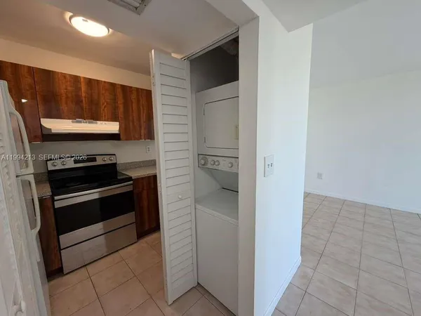 $2,050 | 8185 Northwest 7th Street, Unit 517, Miami, FL 33126