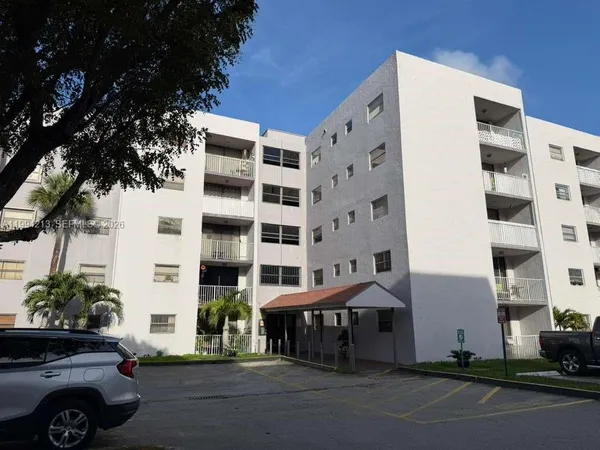 $2,050 | 8185 Northwest 7th Street, Unit 517, Miami, FL 33126
