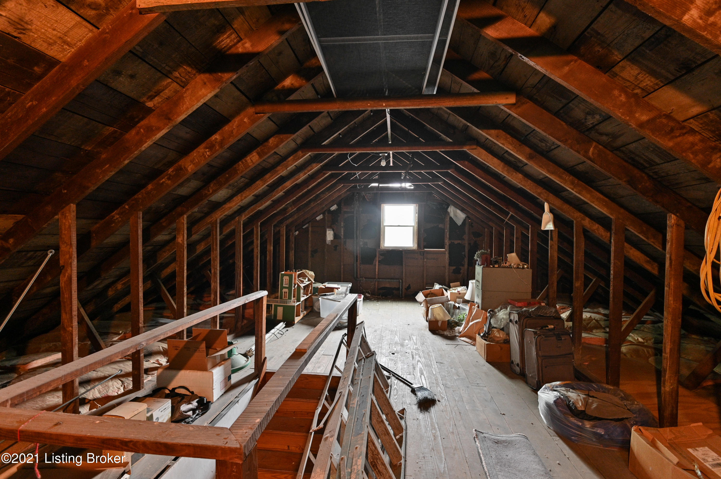 3957 Cane Run Road Louisville, KY 40216 - Photo 22 of 31 475 sq ft (approx) unfinished bonus room upstairs