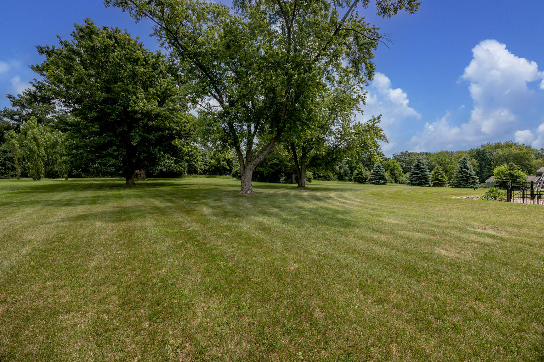 W314S7944 High View Circle Mukwonago, WI 53149 - Photo 63 of 74 Backyard