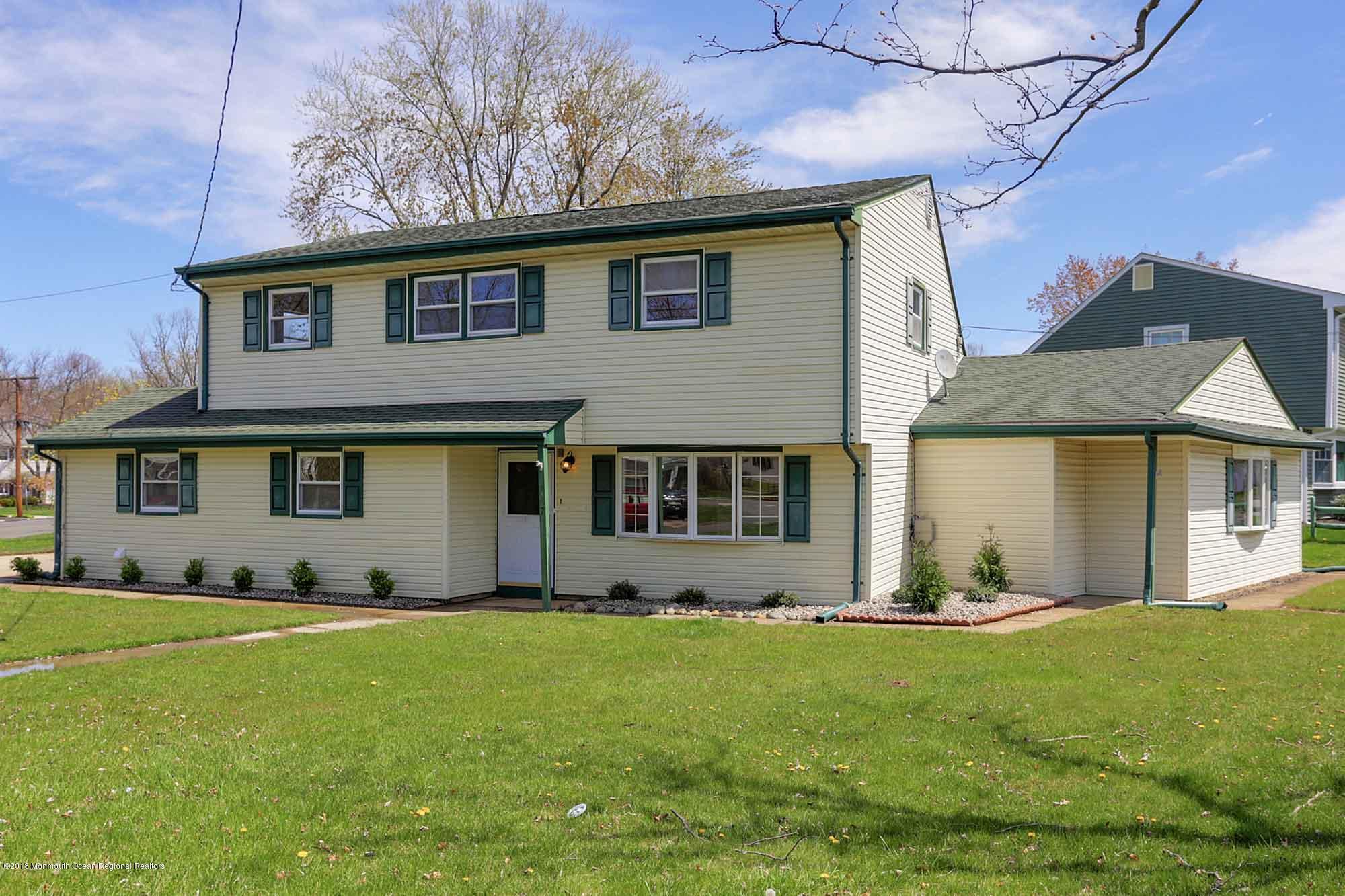 187 Middle Road Hazlet, NJ 07730 - Photo 3 of 27 IMG_1233_4_5
