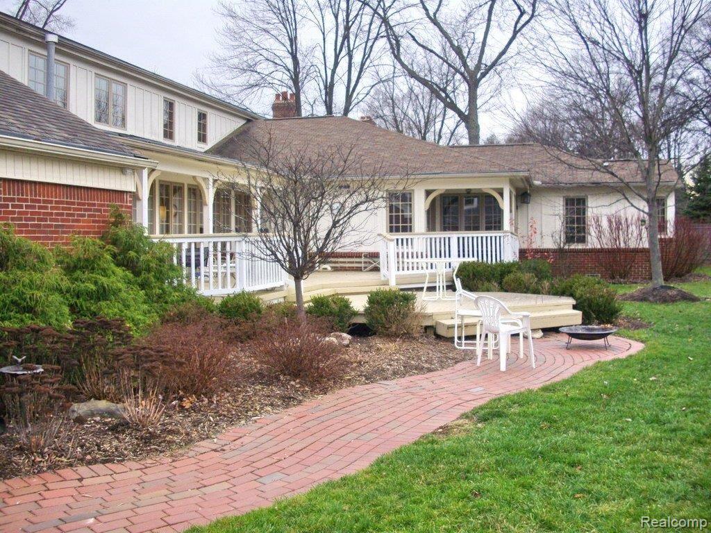 2010 Redding Road Birmingham, MI 48009 - Photo 2 of 12 Exterior