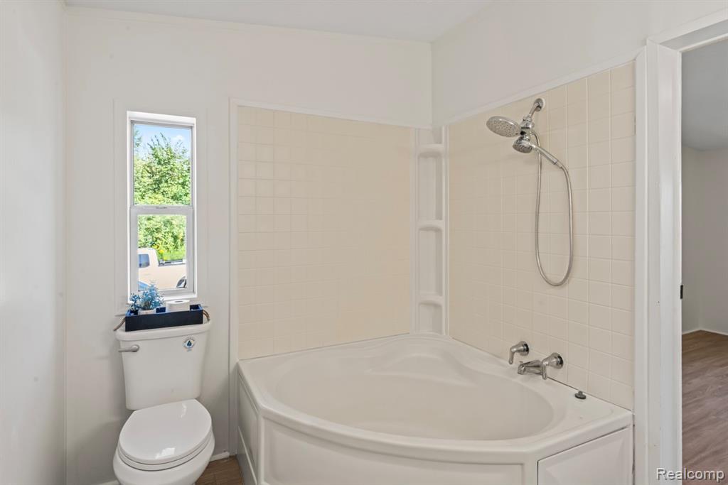 1883 North Branch Road North Branch, MI 48461 - Photo 13 of 42