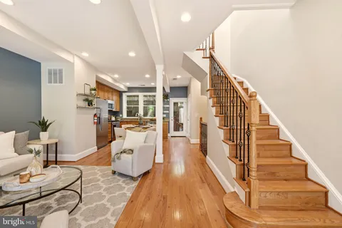 $895,000 | 1425 C Street Northeast, Washington, DC 20002