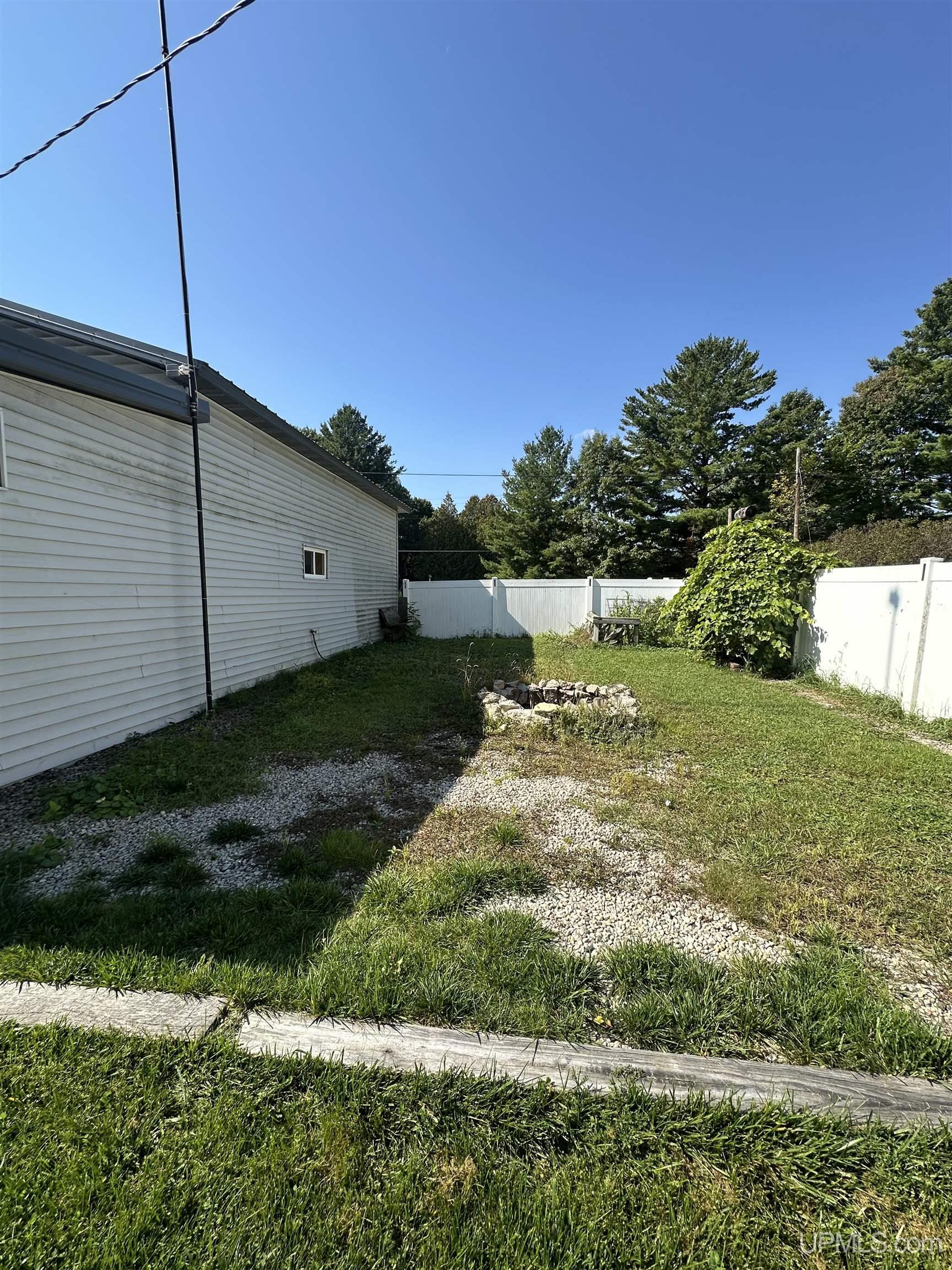 6652 P Road Gladstone, MI 49837 - Photo 14 of 23
