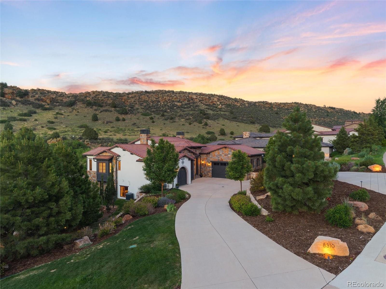 8310 Raphael Lane Littleton, CO 80125 - Photo 6 of 48 Gallery Image 6