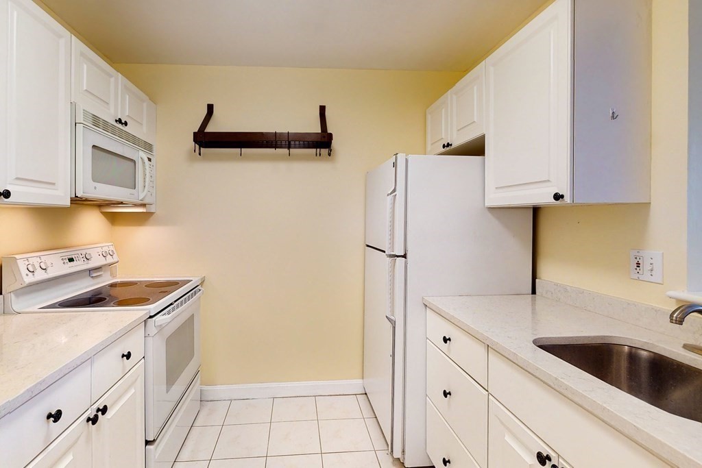 60e Glen Road, Unit 305 Brookline, MA 02445 - Photo 8 of 38 Gallery Image 8