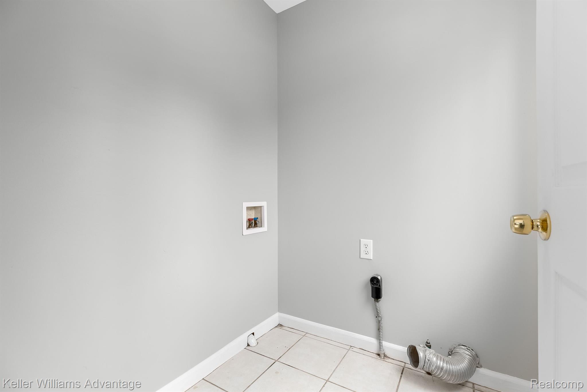 8040 Stephens Road Warren, MI 48089 - Photo 17 of 26 Gallery Image 17