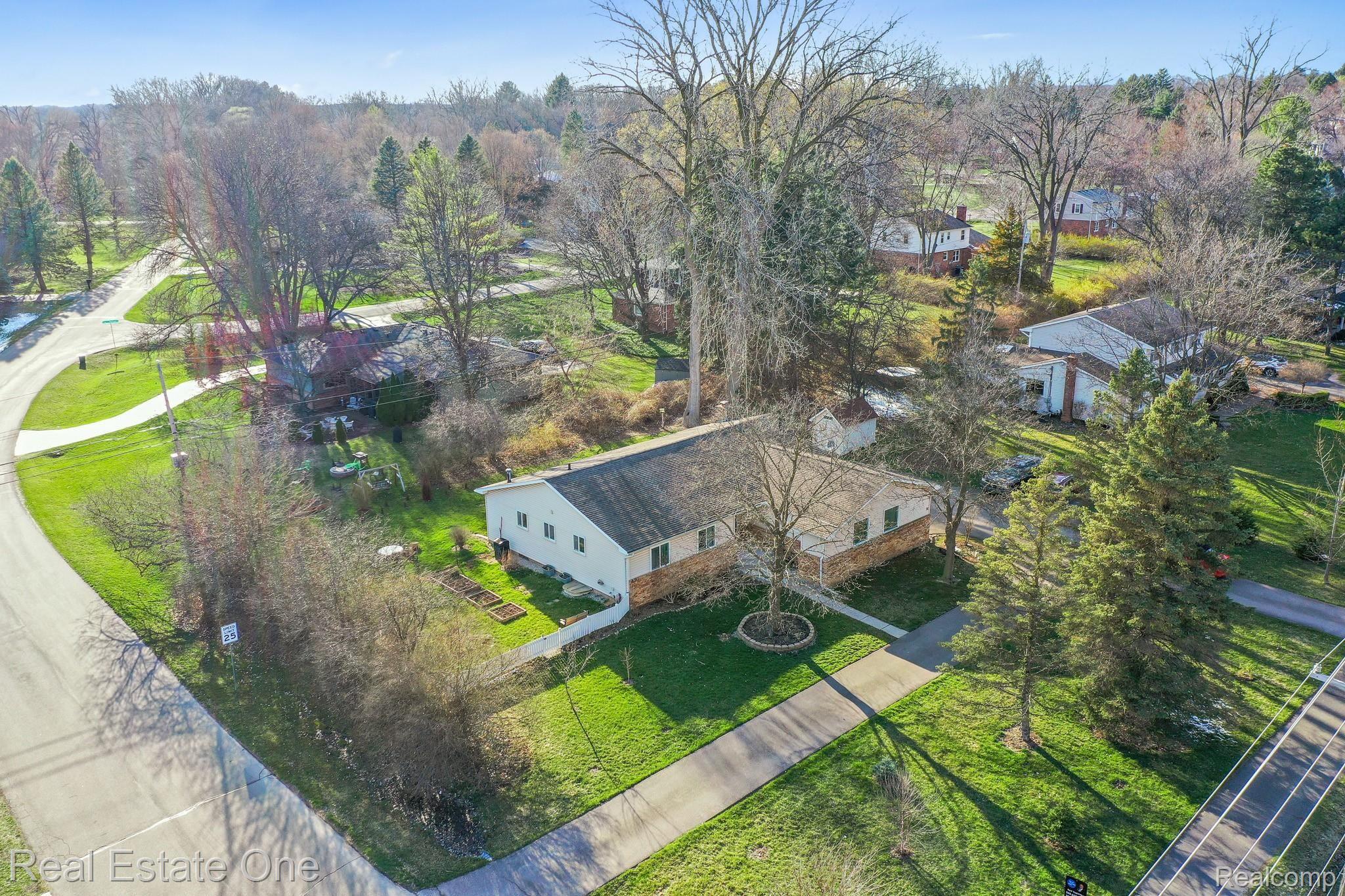 6430 Orion Road Rochester, MI 48306 - Photo 38 of 40 DJI_0843.jpg