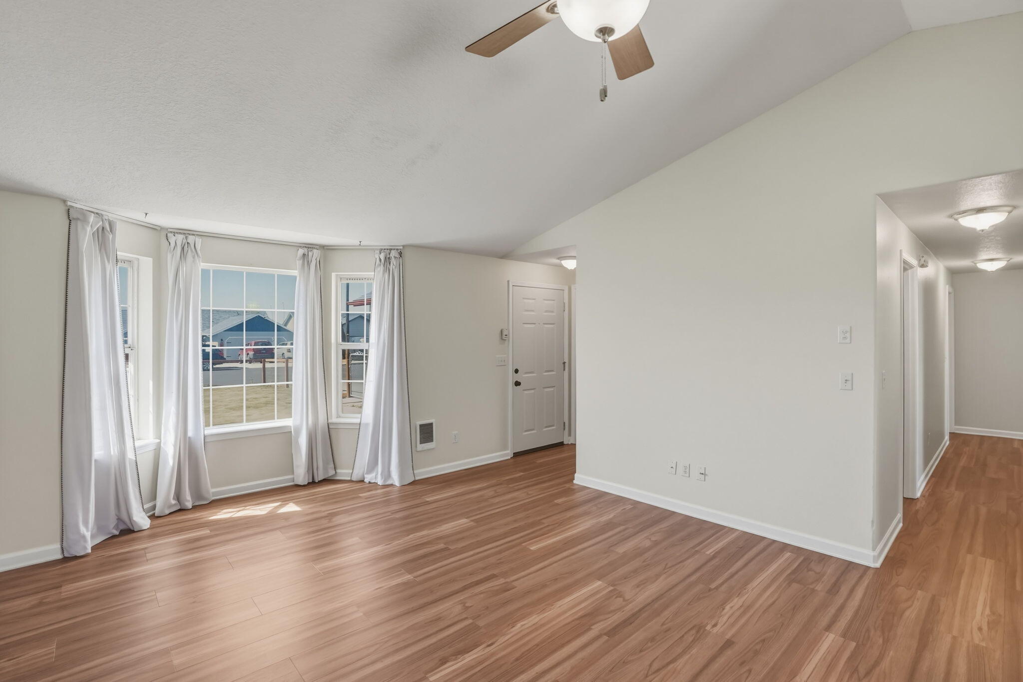 2004 Southwest 29th Street Redmond, OR 97756 - Photo 11 of 37 22-web-or-mls-Riley_Visuals_022