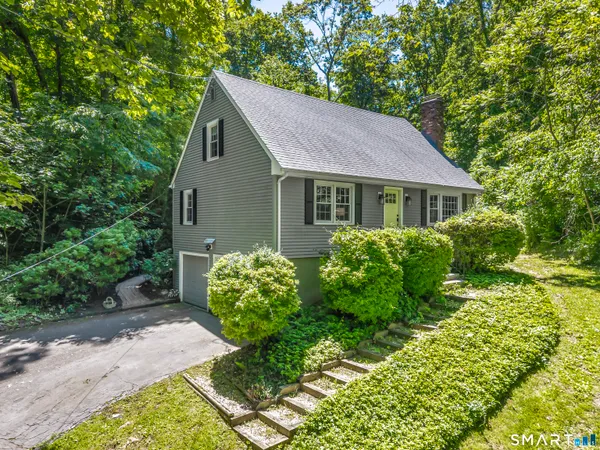 $585,000 | 120 Wilderwood Drive, Guilford, CT 06437