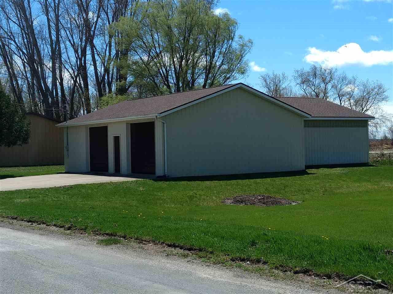7624 Melbourne Road Saginaw, MI 48604 - Photo 34 of 38 31347612-33.JPG