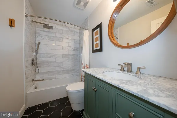 $365,000 | 4 Rittenhouse Court, Unit 181, Chesterbrook, PA 19087