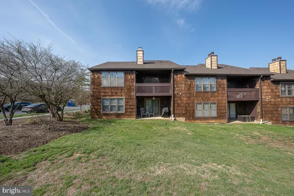 $365,000 | 4 Rittenhouse Court, Unit 181, Chesterbrook, PA 19087