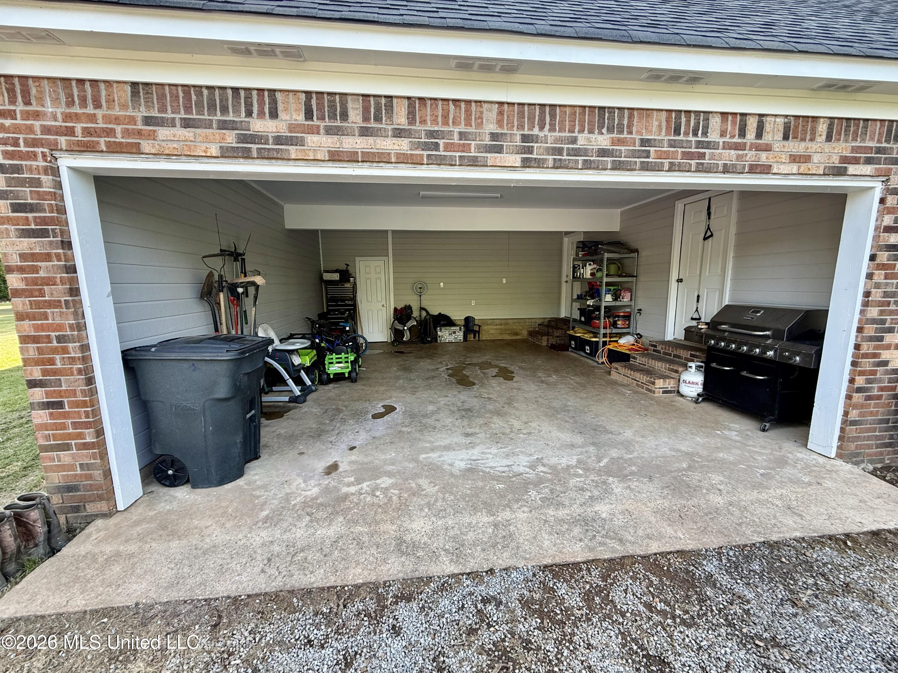 228 McGuire Road Magee, MS 39111 - Photo 11 of 38 IMG_2600