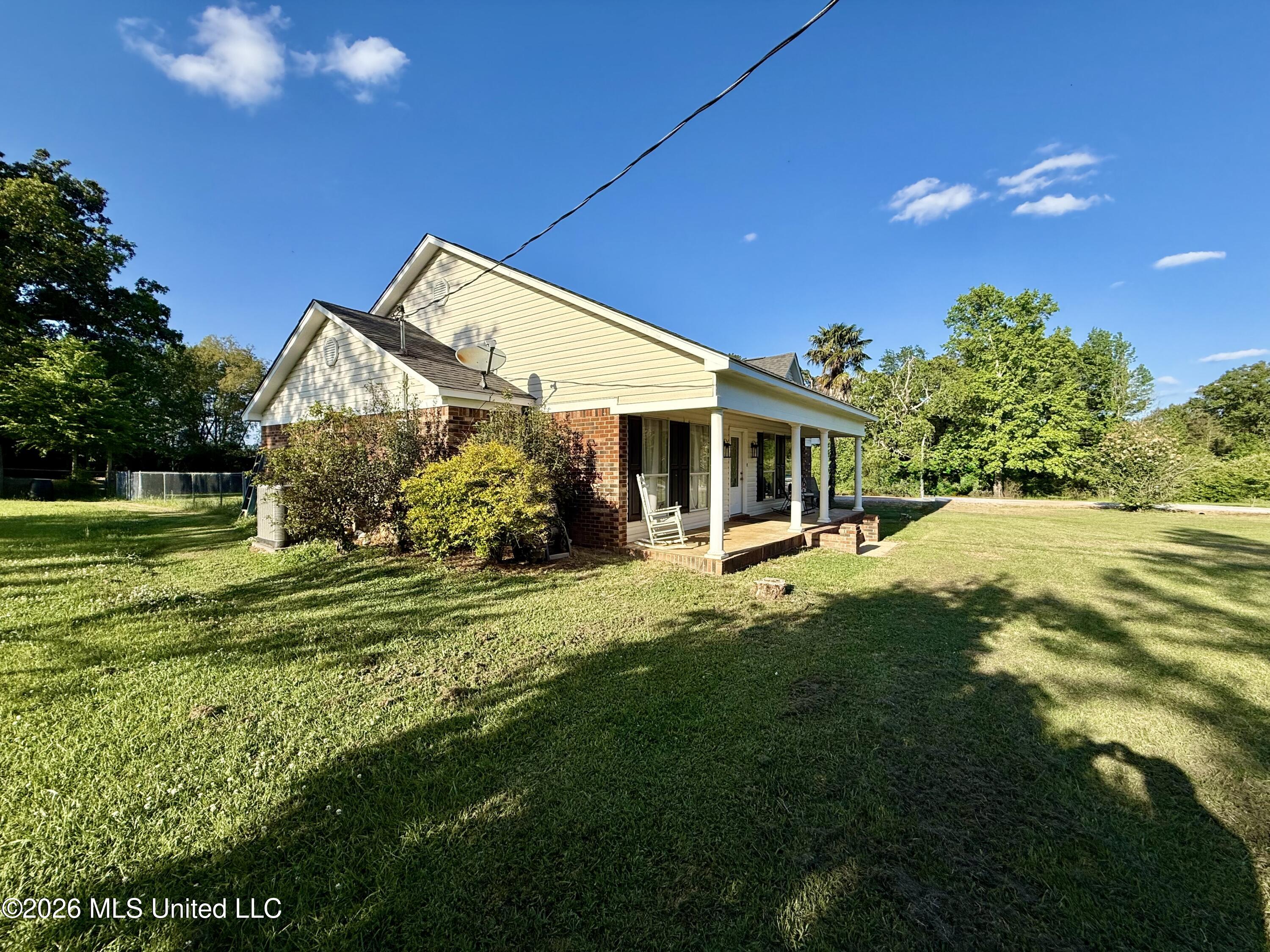228 McGuire Road Magee, MS 39111 - Photo 2 of 38 IMG_2609