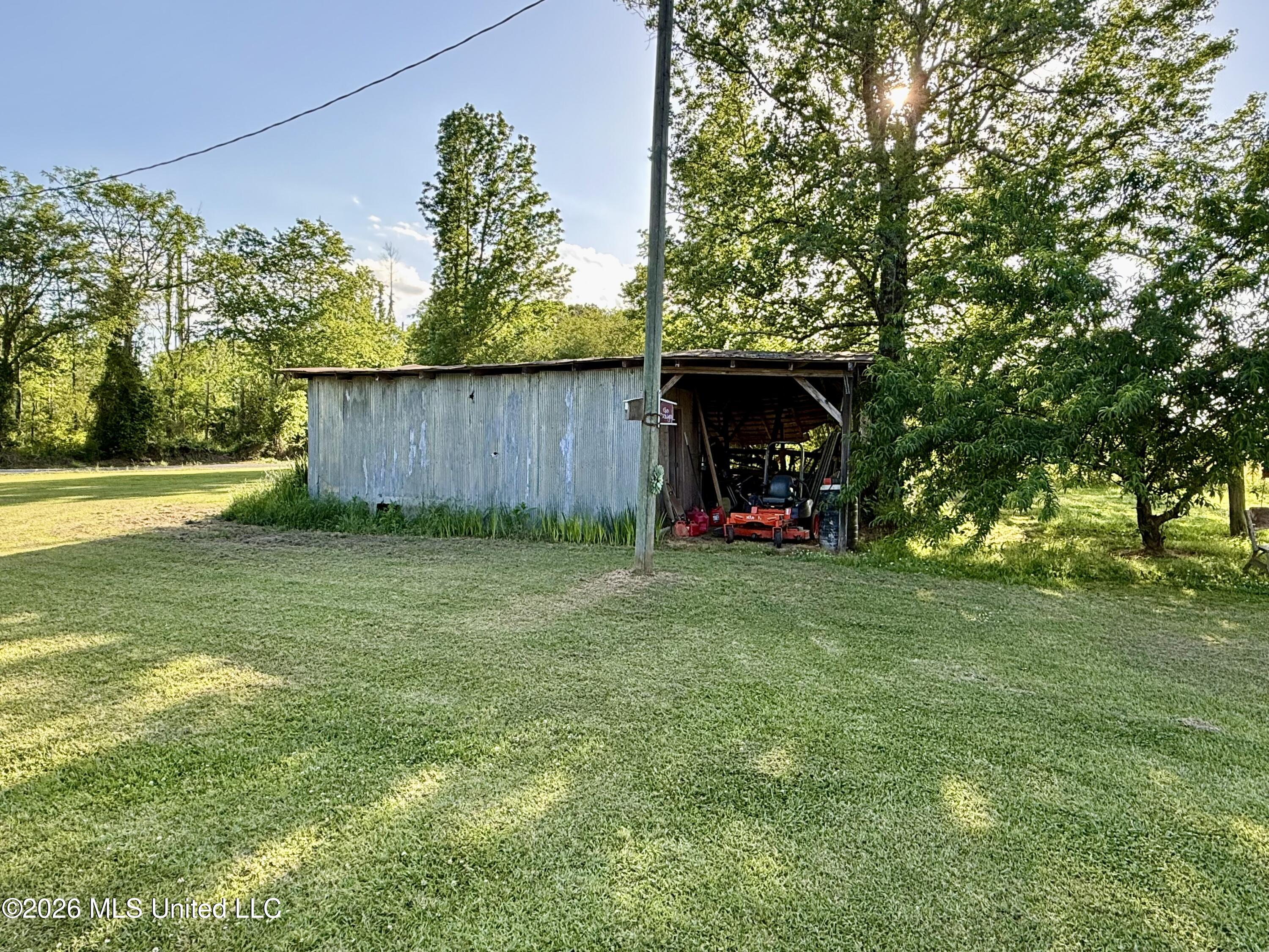 228 McGuire Road Magee, MS 39111 - Photo 5 of 38 IMG_2608