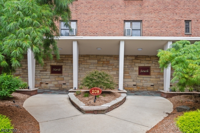 208 Anderson Street, Unit NF3 Hackensack, NJ 07601 - Photo 4 of 26 Gallery Image 4