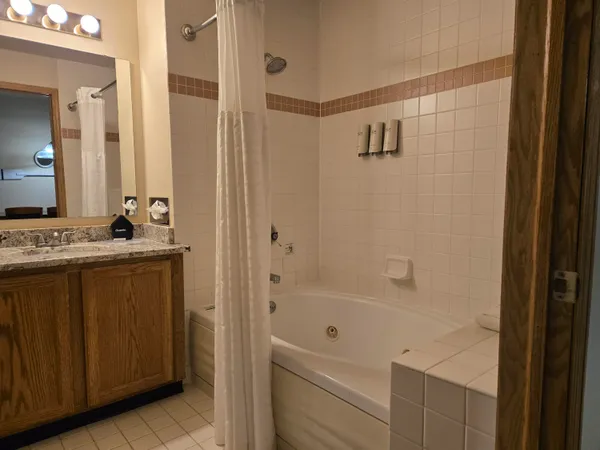 $173,000 | 111 Center Street, Unit 237, Lake Geneva, WI 53147