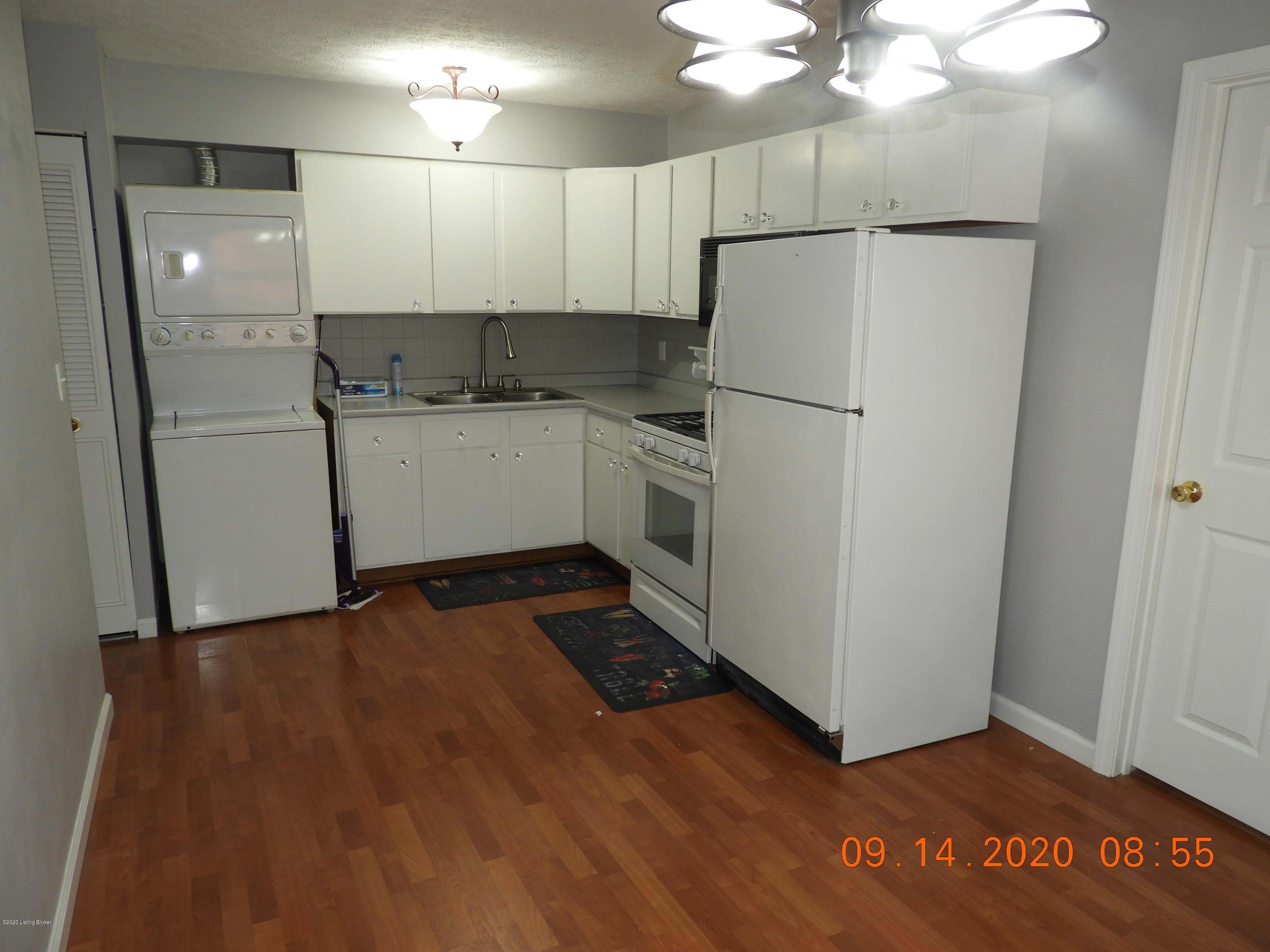 6602 Price Ln Road Louisville, KY 40229 - Photo 22 of 34 DSCN7056