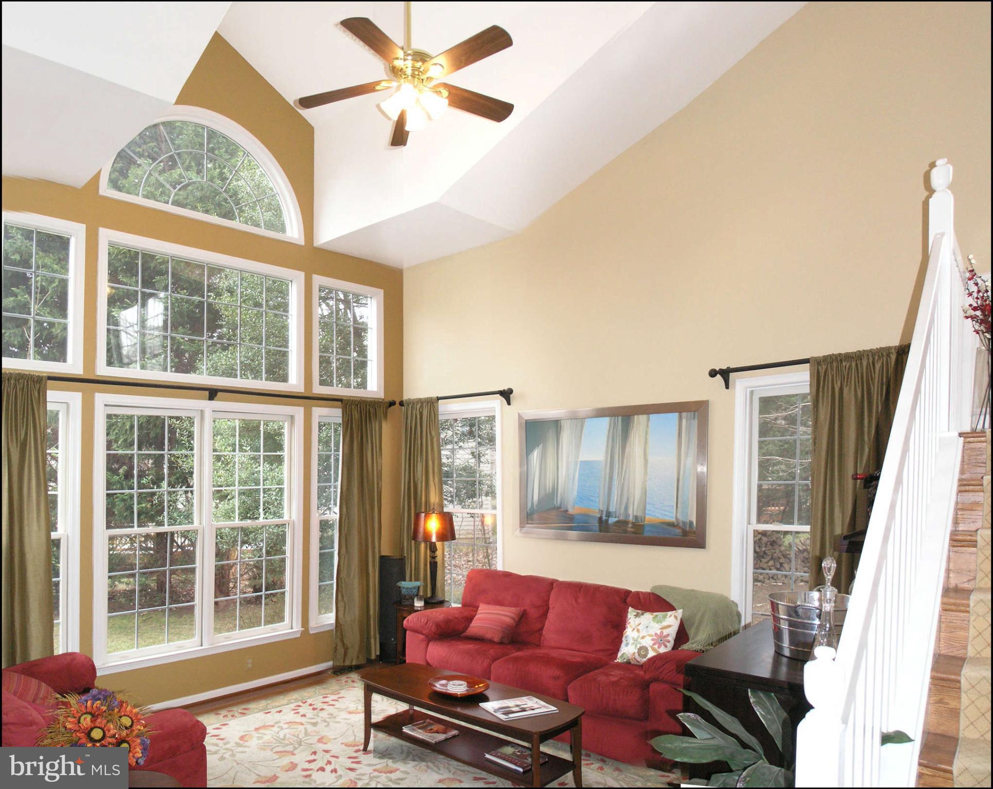 11414 Night Star Way Reston, VA 20194 - Photo 3 of 30 Living Room