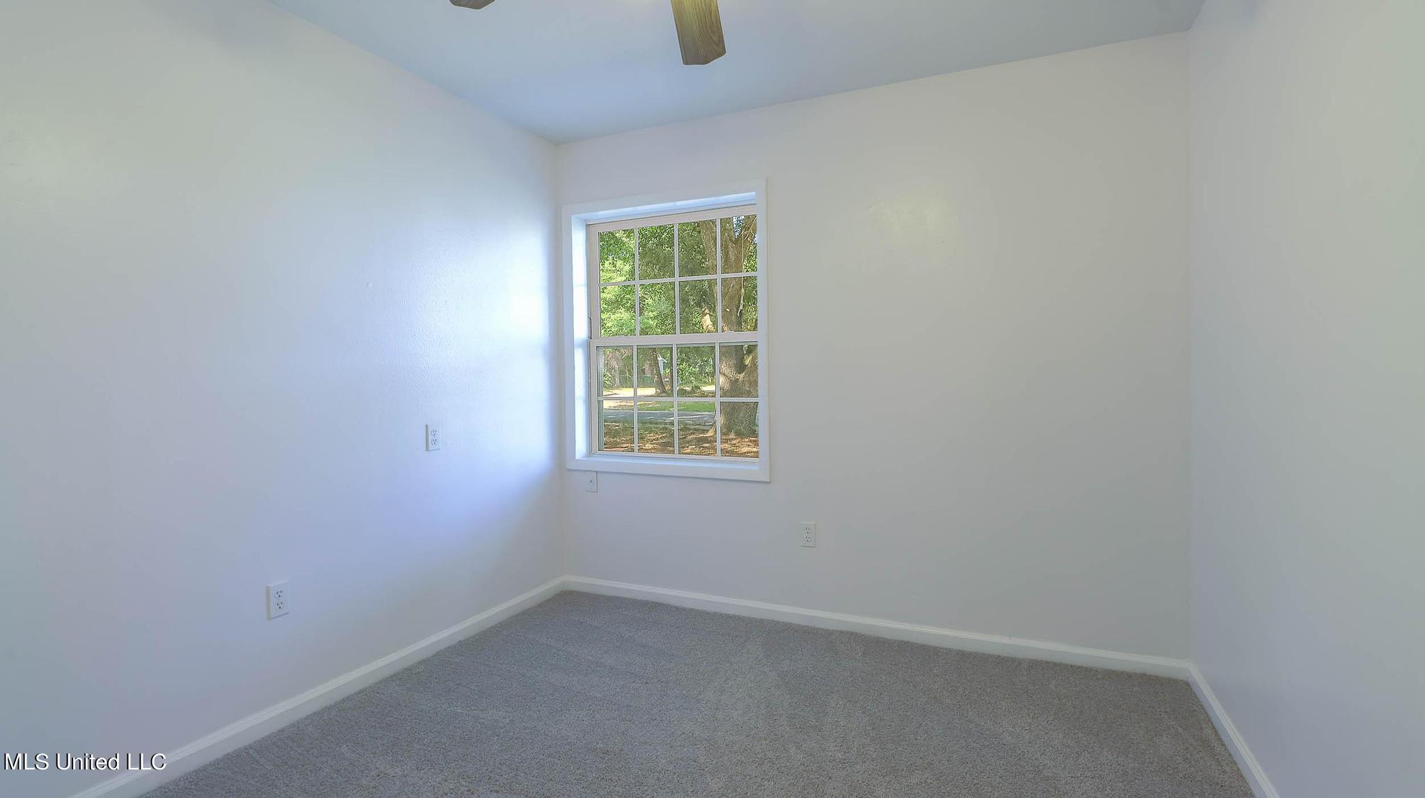 911 Lindh Road Gulfport, MS 39507 - Photo 13 of 23 911 Lindh-26014