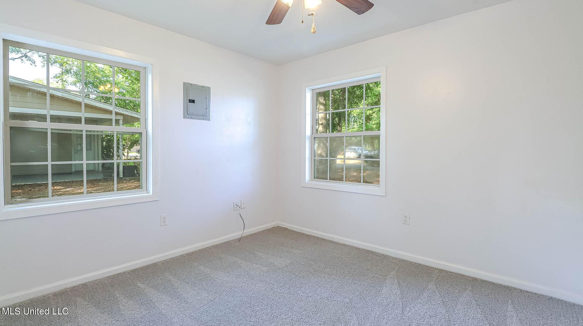 911 Lindh Road Gulfport, MS 39507 - Photo 16 of 23 911 Lindh-26018