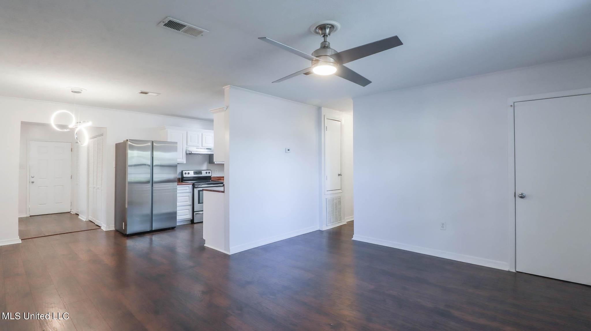 911 Lindh Road Gulfport, MS 39507 - Photo 6 of 23 911 Lindh-26008
