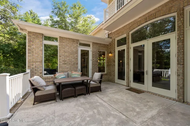 $899,900 | 125 Falling Water Way, Wallace, NC 28466