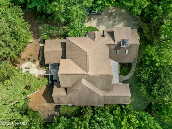 $899,900 | 125 Falling Water Way, Wallace, NC 28466