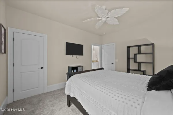 $899,900 | 125 Falling Water Way, Wallace, NC 28466