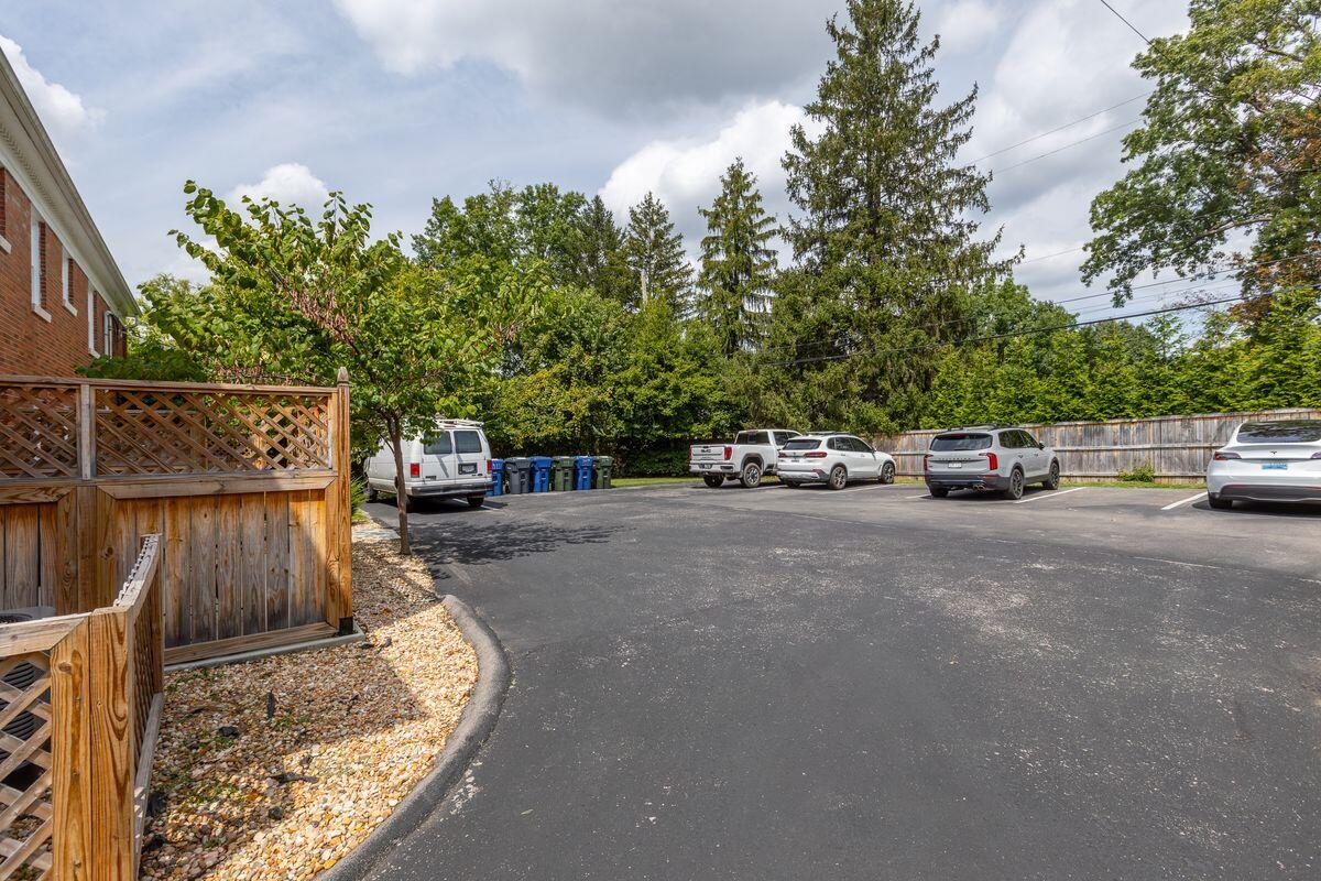 1411 Fontaine Road, Unit 202 Lexington, KY 40502 - Photo 23 of 24 photo_online_023