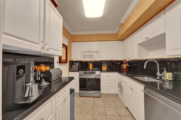$4,650 | 2501 South Ocean Drive, Unit 1510, Hollywood, FL 33019