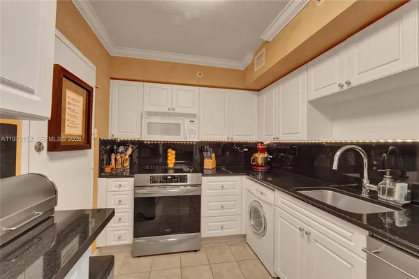 $4,650 | 2501 South Ocean Drive, Unit 1510, Hollywood, FL 33019