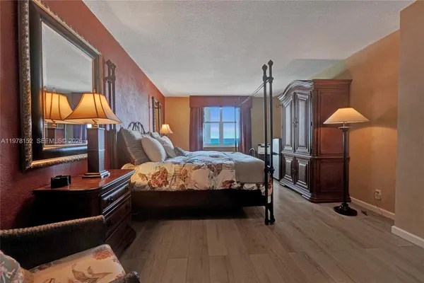 $4,650 | 2501 South Ocean Drive, Unit 1510, Hollywood, FL 33019