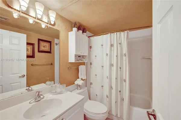 $4,650 | 2501 South Ocean Drive, Unit 1510, Hollywood, FL 33019