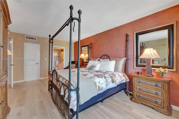 $4,650 | 2501 South Ocean Drive, Unit 1510, Hollywood, FL 33019