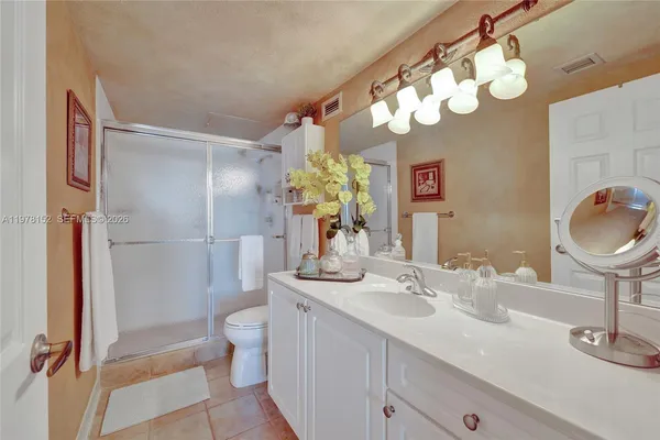 $4,650 | 2501 South Ocean Drive, Unit 1510, Hollywood, FL 33019